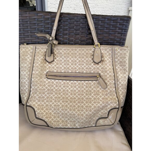Coach Signature Beige Canvas & Leather Tote‎ Bag With Purple Lining - Picture 2 of 16
